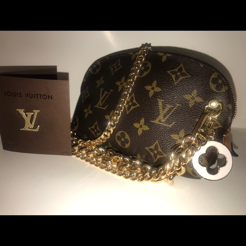 Authentic Louis Vuitton crossbody Pochette
